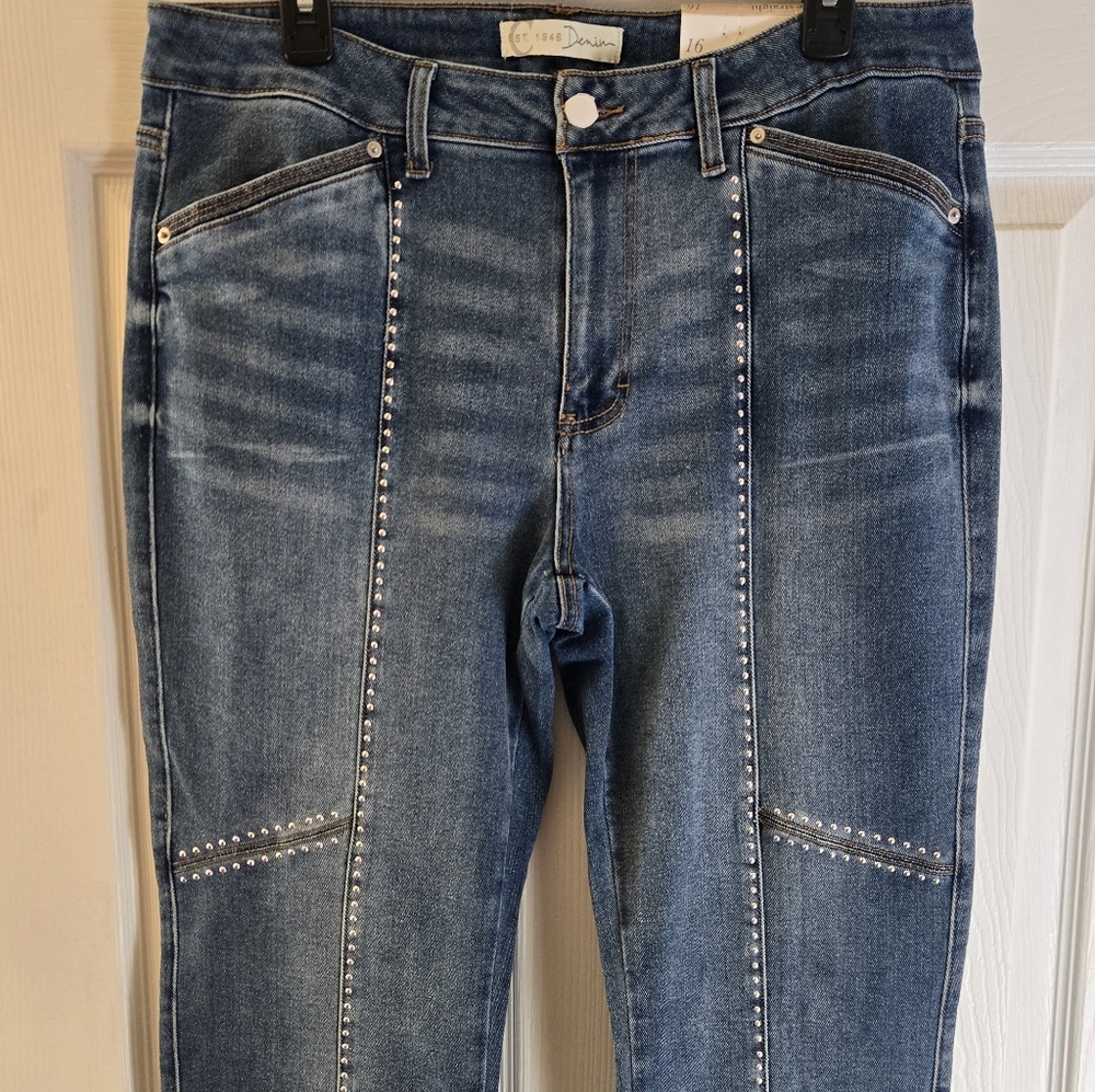 Women's Stud Trim Jeans